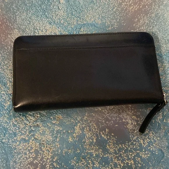 🎉HP🎉🎉Kate Spade Black Wallet - Picture 2 of 9